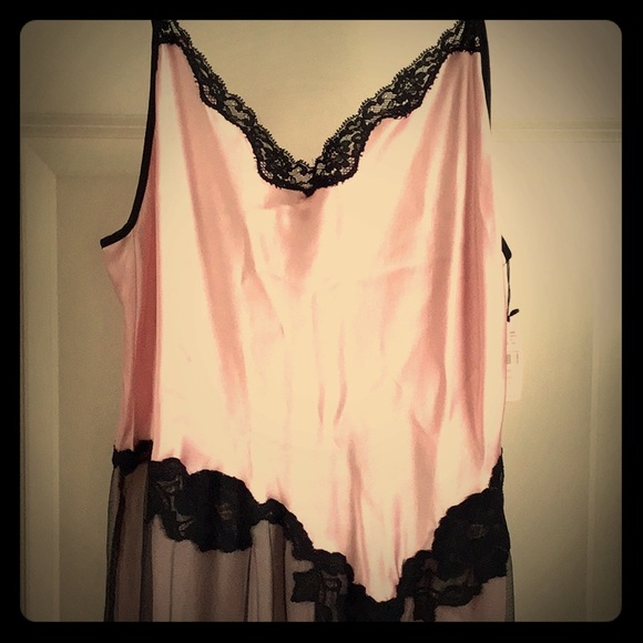 NEW Vtg.💕 Victoria’s Secret Long nightie - Picture 3 of 14